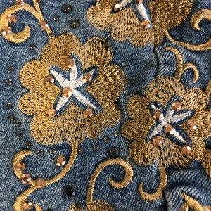 VENUS Floral gold embroidered jeans size 4 NWOT